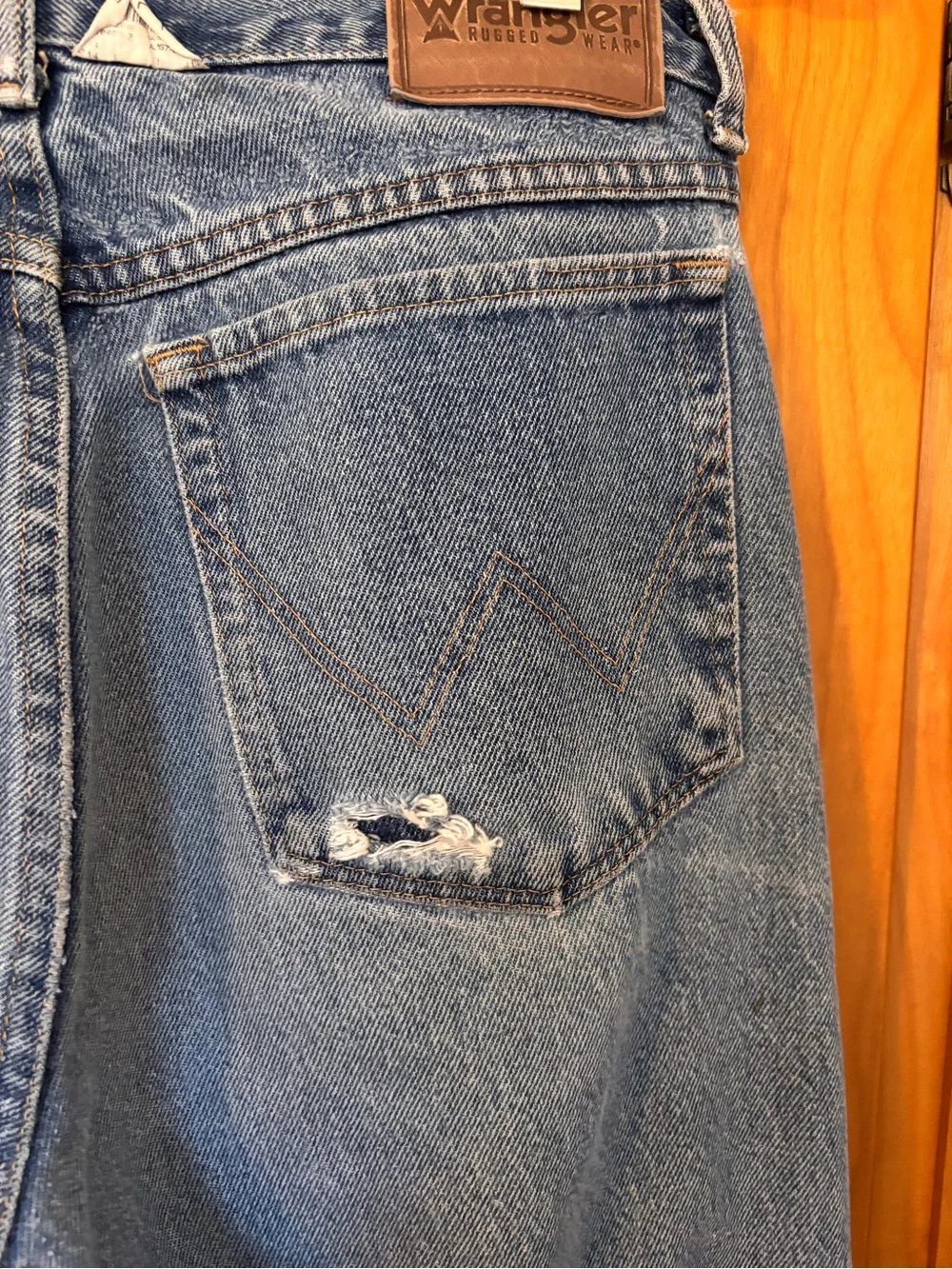 Wrangler Cowboy Cut Distressed Jeans 32x34 made in Mexico